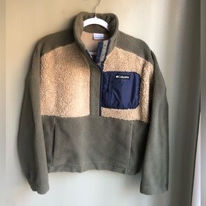 Columbia Olive and Cream Fleece Jacket